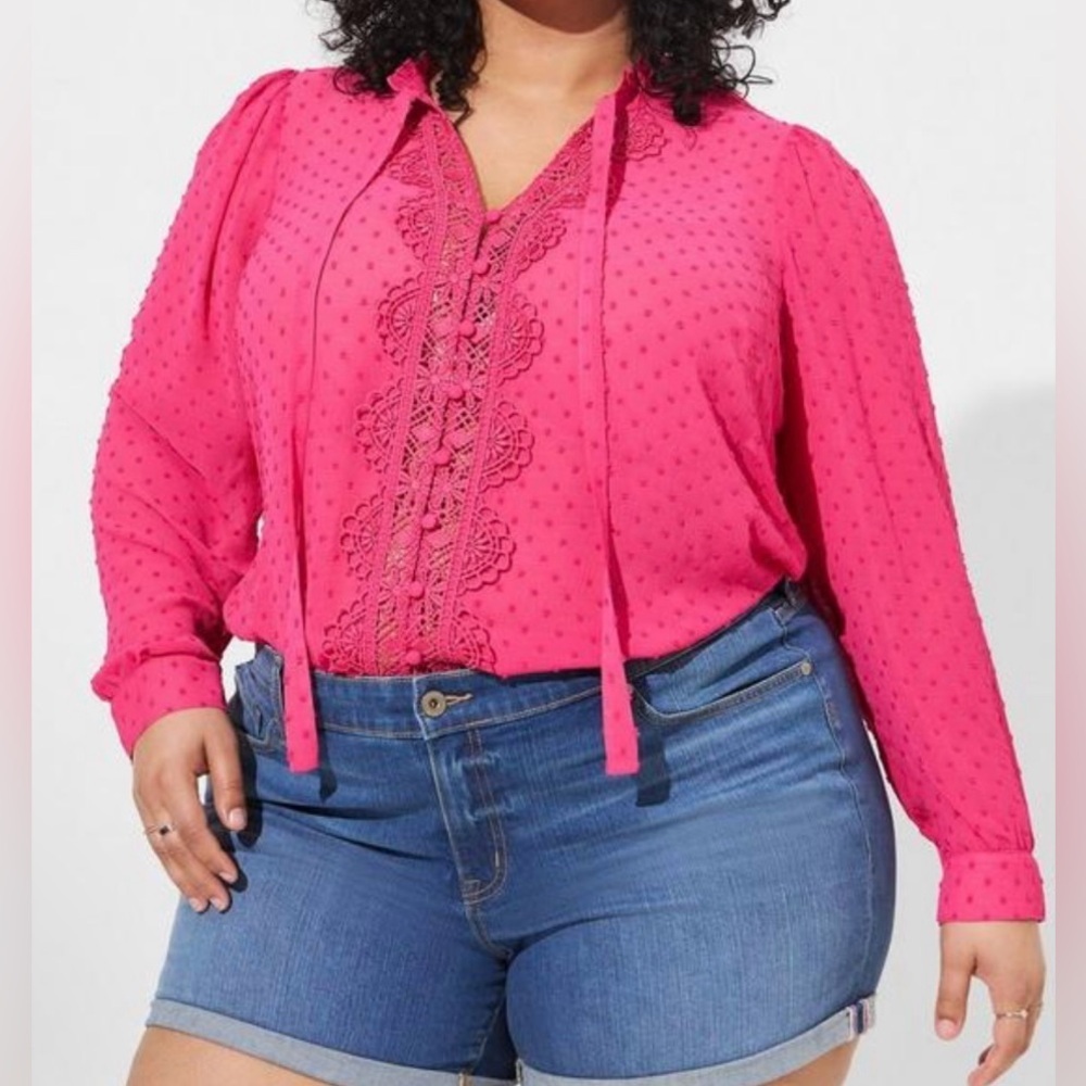 NWT‎ Torrid Women’s Plus Size Chiffon Dot Blouse, Size 2X, Pink